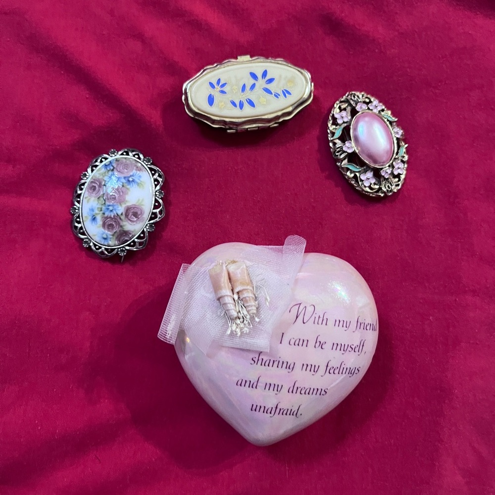 Pink Heart Trinket Box with Floral Brooch Accents - Women Jewelry